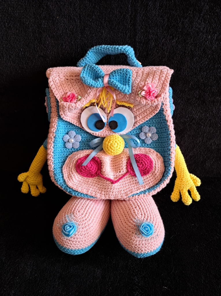 Crochet backpack for toddlers